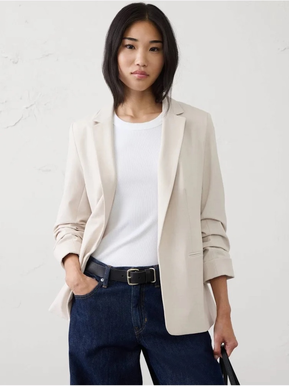 SCULPTED STRETCH RUCHED-SLEEVE BLAZER